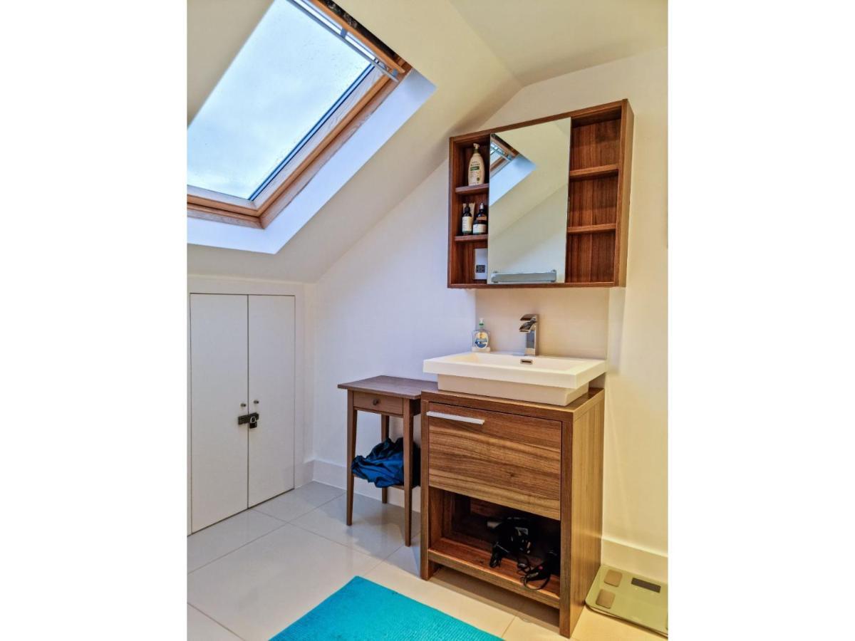 Pass The Keys Family Friendly 2 Bedroom Gem In Shepherd'S Bush ลอนดอน ภายนอก รูปภาพ